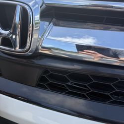 Braman Honda Of Palm Beach - Small crack on the opposite side of the bumper where the bracket was supposedly damaged by impact.