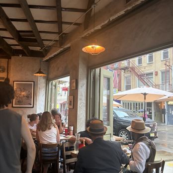 Kiki's - Inside - Greek Near Me - New York, New York