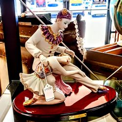 ReNew Boutique - Clown in love