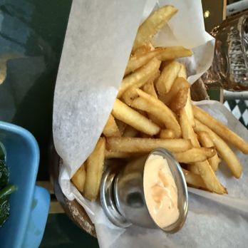 Leo's Oyster Bar - French fries - heavily sprinkled with salt - Bars Near Me - San Francisco, California