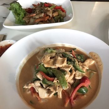Silom 12 - Penang noodles with chicken - Thai Near Me - Chicago, Illinois Silom 12 - Penang noodles with chicken - Thai Near Me - Chicago, Illinois