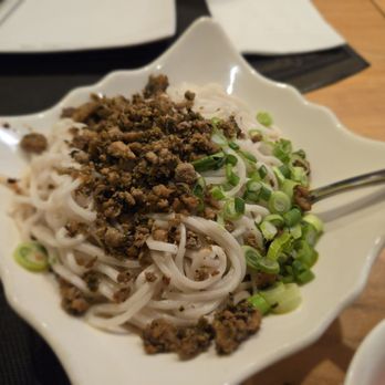 Red Pepper Sichuan Bistro - Dan Dan noodles - Szechuan Near Me - Towson, Maryland