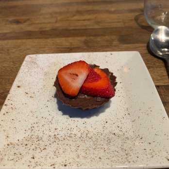 R Kitchen - New American Near Me - Charleston, South Carolina R Kitchen - New American Near Me - Charleston, South Carolina