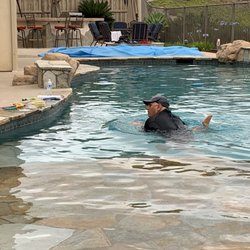 Help U Swim - Swimming to the edge