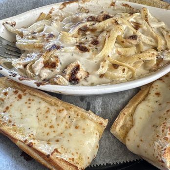 Palio's Pizza Cafe On Tap - Chicken Alfredo - Pizza Near Me - Fort Worth, Texas Palio's Pizza Cafe On Tap - Chicken Alfredo - Pizza Near Me - Fort Worth, Texas
