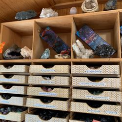 Fred Rocks Rock Shop - Trays of polished stones.