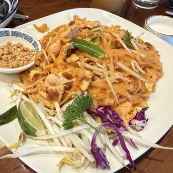 Weera Thai - Rainbow - L1. Pad Thai - Thai Near Me - Las Vegas, Nevada