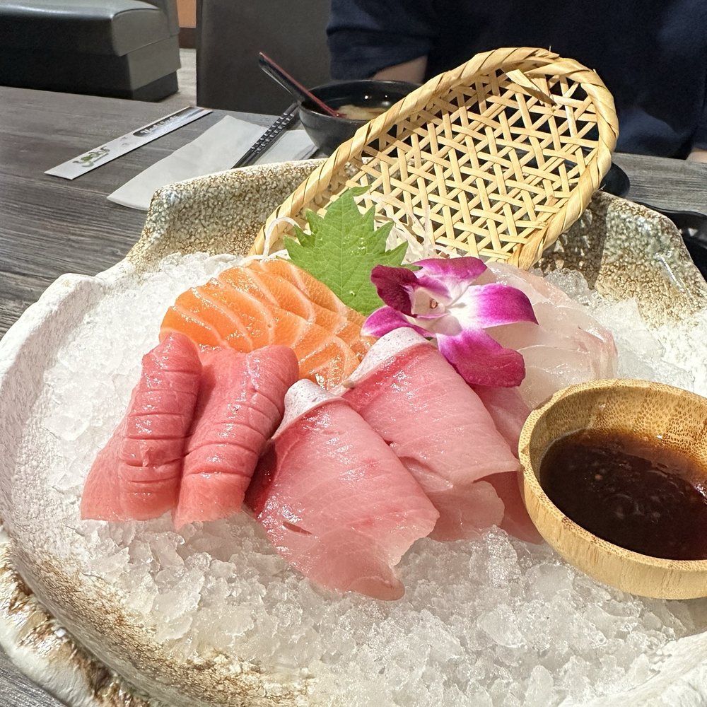 Yoshi Sushi - Sashimi Special - Sushi Bars Near Me - Los Altos, California Yoshi Sushi - Sashimi Special - Sushi Bars Near Me - Los Altos, California