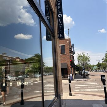 Cafe Latte - Trendy street vibes - Comfort Food Near Me - Saint Paul, Minnesota