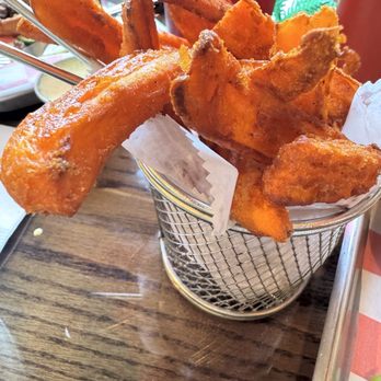 Hungry Bull Burger - Burgers Near Me - Plainville, Connecticut