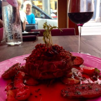 Justus K - Artichoke heart stuffed with wheat accompanied with vegetables and a glass if Shiraz - Wine Bars Near Me - Aachen, NW Justus K - Artichoke heart stuffed with wheat accompanied with vegetables and a glass if Shiraz - Wine Bars Near Me - Aachen, NW