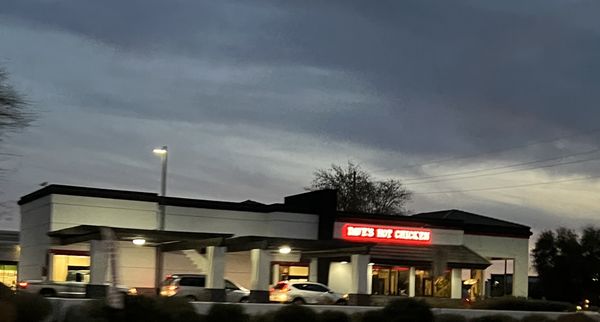 Dave's Hot Chicken by null