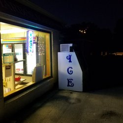 Piper Cove Marina - Bait shop
