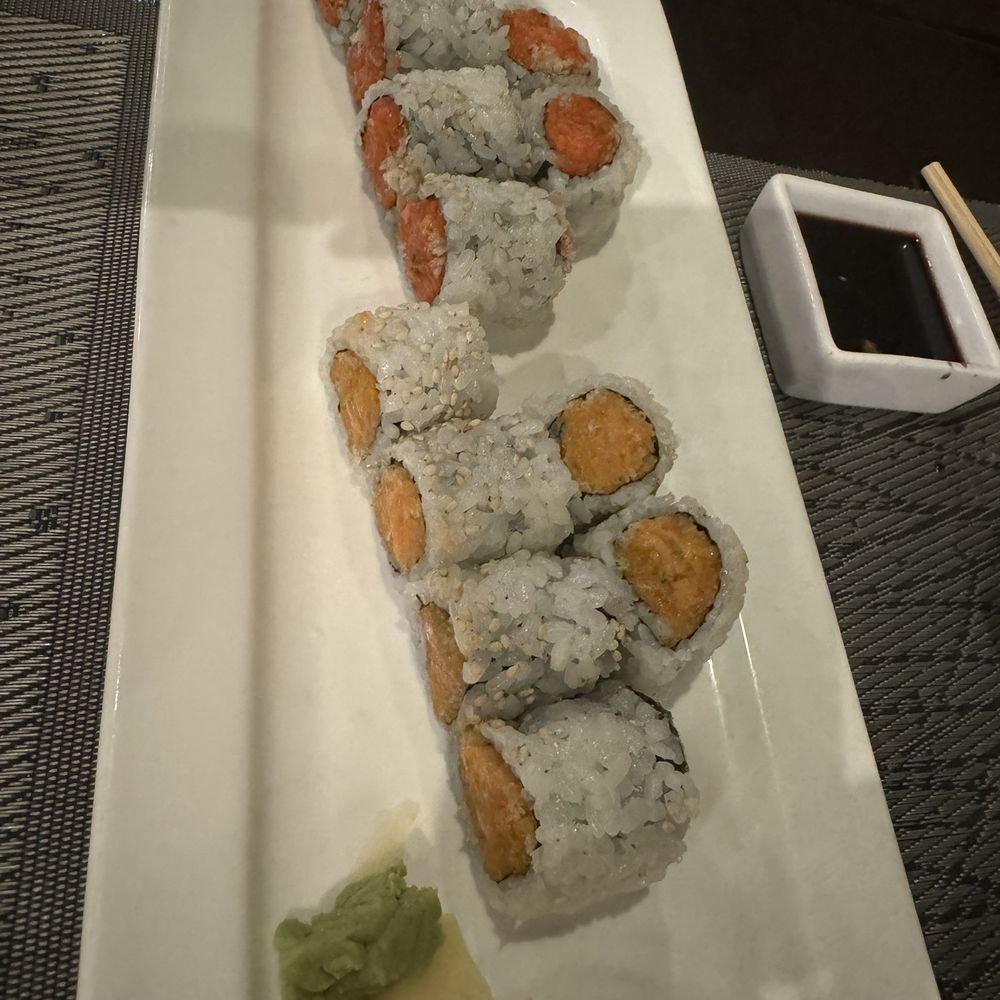 Spicy salmon and tuna Spicy salmon and tuna