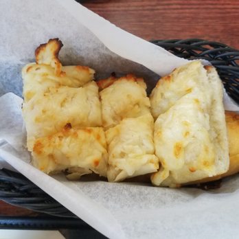 Salute - Garlic cheese bread - Italian Near Me - Hartford, Connecticut Salute - Garlic cheese bread - Italian Near Me - Hartford, Connecticut
