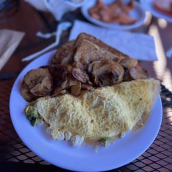 Kitchen Little - 3 egg omelette w toast and potatoes