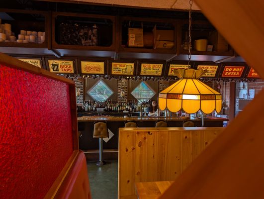 LLoyd's Restaurant & Lounge by null