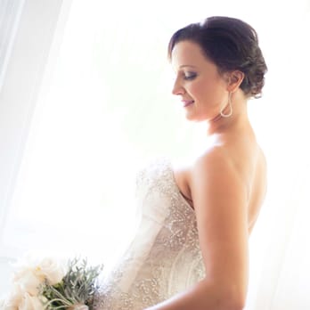Albiola Photography and Videography - Nye Wedding. Photos by Albiola Photography. - Photographers Near Me - Honolulu, Hawaii