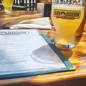 Ray Brook Brewhouse - Hefeweizen, smooth - Brewpubs Near Me - Ray Brook, New York