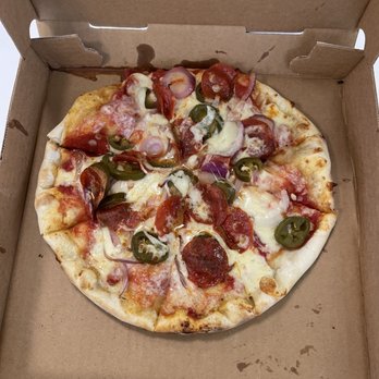 Uptop Pizzeria - Pepperoni, Jalapeño, Onion - Pizza Near Me - Newark, New Jersey