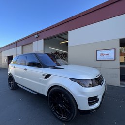 Exterior outside entrance of Ultimate Film Solutions - Range rover wrapped in two tone with gloss black top and satin pearl white - Sacramento, California Exterior outside entrance of Ultimate Film Solutions - Range rover wrapped in two tone with gloss black top and satin pearl white - Sacramento, California