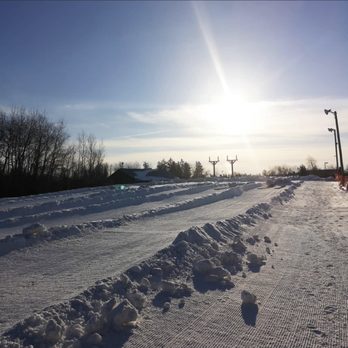 Chicopee Tube Park - afternoon sun for snow tubing - Amusement Parks Near Me - Kitchener, Ontario Chicopee Tube Park - afternoon sun for snow tubing - Amusement Parks Near Me - Kitchener, Ontario
