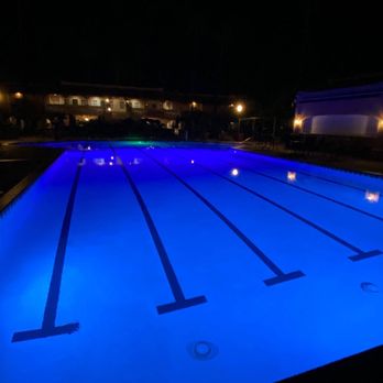 Harris Ranch - The pool at the ranch! - Hotels Near Me - Coalinga, California