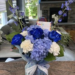 Heavenly Petals - Blue and white Arrangement