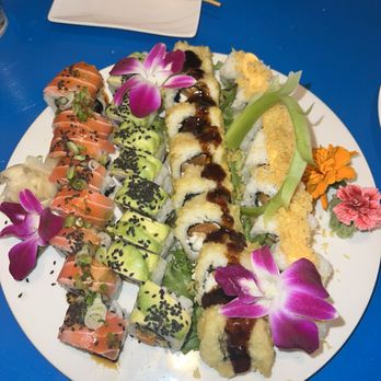 The Sushi Samurai - Rolls Crunchy Salmon Seattle - Sushi Bars Near Me - Seattle, Washington