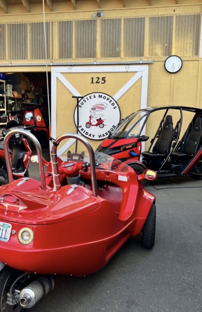 SUSIE’S MOPED RENTALS Updated July 2024 64 Photos & 102 Reviews 125 Nichols St, Friday