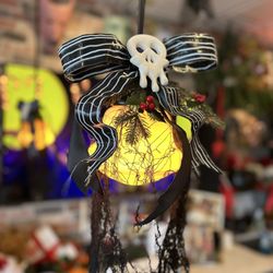 Pete's Sweets - Light decor