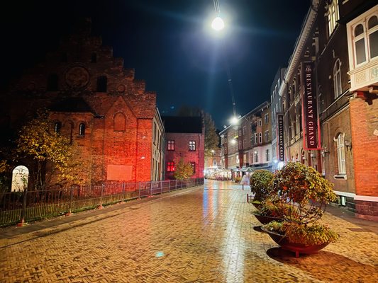 First Hotel Grand by null