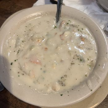 Bob Chinn's Crab House - New England Clam Chowder Soup - Seafood Near Me - Wheeling, Illinois Bob Chinn's Crab House - New England Clam Chowder Soup - Seafood Near Me - Wheeling, Illinois