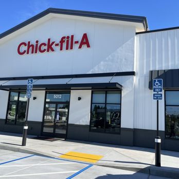 Chick-fil-A - Fast Food Near Me - Petaluma, California