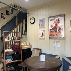 Vint Hill Craft Winery - Vintage decor