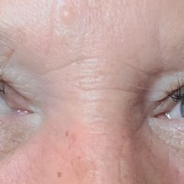 Classic full set of eyelash extensions.