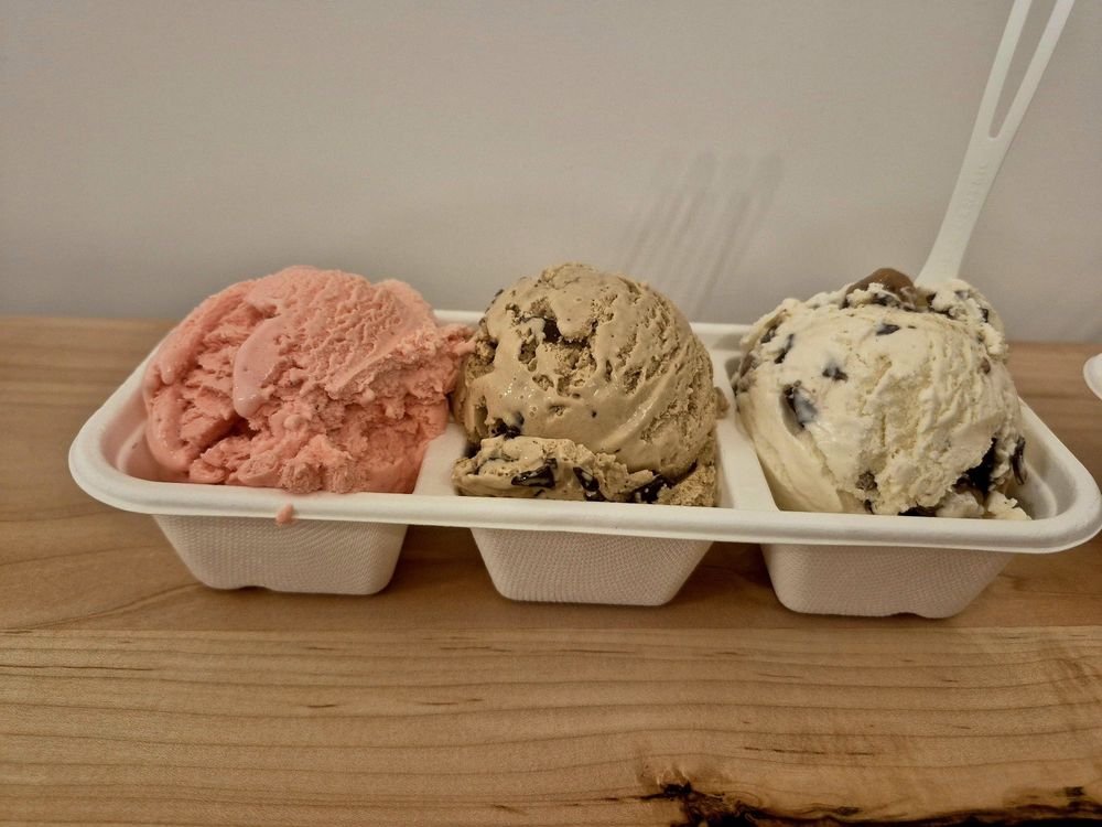 Every’s Ice Cream Logo