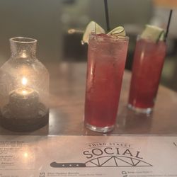 Third Street Social - Blackberry Gin Cooler