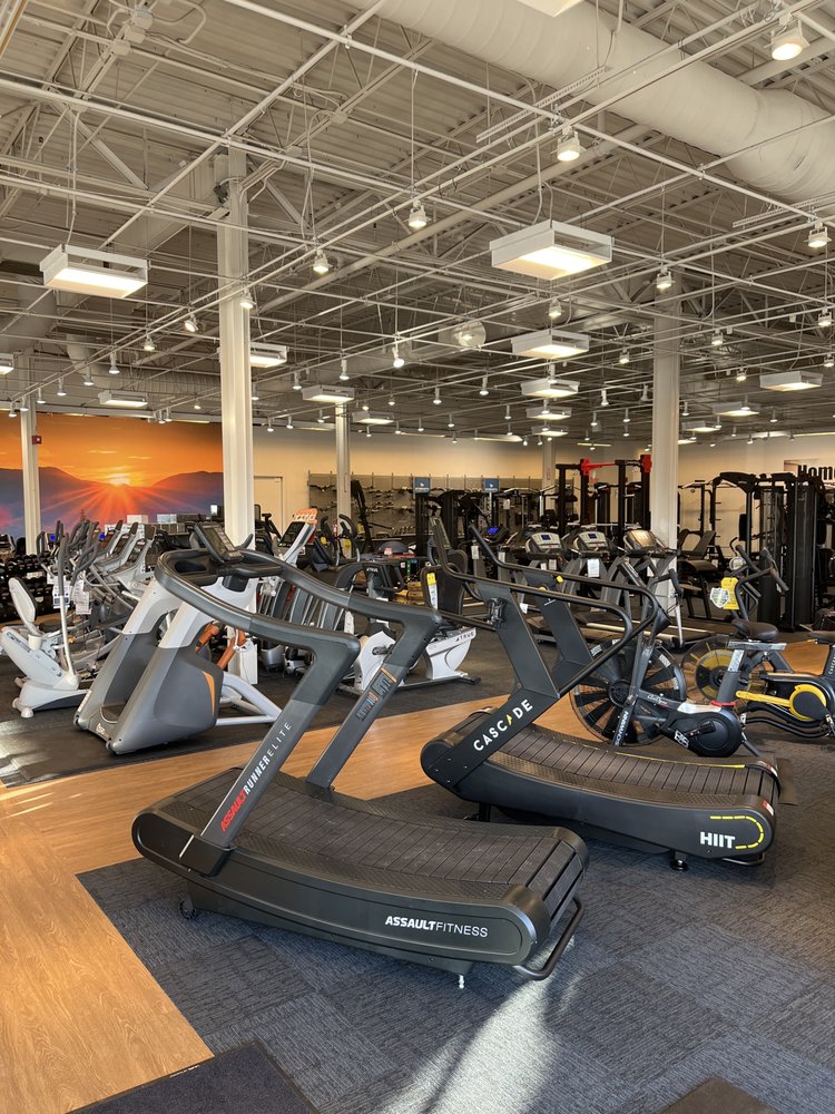 TOP FITNESS STORE Updated September 2024 11 Photos 125 S Broadway