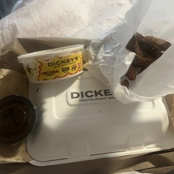 Dickey's Barbecue Pit - Presentation - Barbeque Near Me - Everett, Washington Dickey's Barbecue Pit - Presentation - Barbeque Near Me - Everett, Washington
