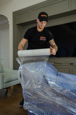 Packing & Unpacking Service - At Service Pro Movers, we offer full-service packing and unpacking for those who want a truly hands-off experience. Whether you need help with just a few rooms or want us to handle your entire home from start to finish, we’re here to make it easy. Our team is trained to pack with care and precision — especially when it comes to fragile or valuable items.
Many of our clients say that letting us take over the packing was the best decision they made during their move. It saves time, reduces stress, and ensures that everything arrives safe and organized at your new place. Packing & Unpacking Service - At Service Pro Movers, we offer full-service packing and unpacking for those who want a truly hands-off experience. Whether you need help with just a few rooms or want us to handle your entire home from start to finish, we’re here to make it easy. Our team is trained to pack with care and precision — especially when it comes to fragile or valuable items.
Many of our clients say that letting us take over the packing was the best decision they made during their move. It saves time, reduces stress, and ensures that everything arrives safe and organized at your new place.
