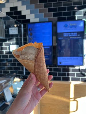 Tubby Robot Ice Cream Factory by null