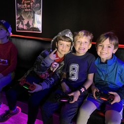 Rock 'N' Rollin' Gamez Theater