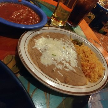El Paso Mexican Restaurant - Refried beans and rice - Mexican Near Me - Springfield, Virginia El Paso Mexican Restaurant - Refried beans and rice - Mexican Near Me - Springfield, Virginia