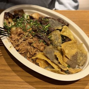 Fonda Moderna - Carnitas y Carne asada bowl - Tacos Near Me - Newport Beach, California Fonda Moderna - Carnitas y Carne asada bowl - Tacos Near Me - Newport Beach, California
