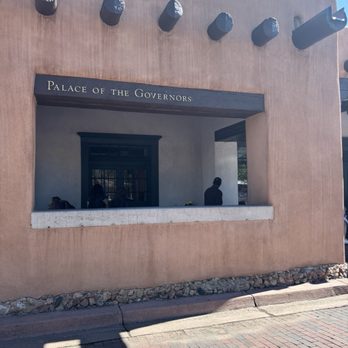 Santa Fe Plaza - Palace of the Governors aka Santa Fe plaza - Landmarks & Historical Buildings Near Me - Santa Fe, New Mexico