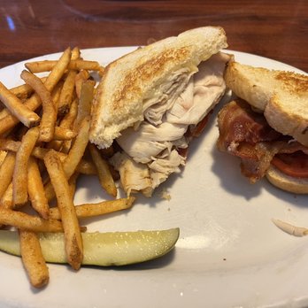 Blackboard Bistro - turkey bacon sandwich - American Near Me - Seal Beach, California