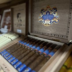 Elite Smoke Shop - CIGAR