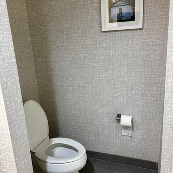 Hampton Inn Abingdon - Bathroom - Hotels Near Me - Abingdon, Virginia