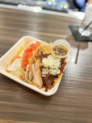 Uno Más Street Tacos + Spirits by null